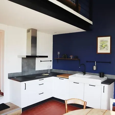 Holiday home Le Clos Loisel Maison Ancienne Et Jardin Bucolique *